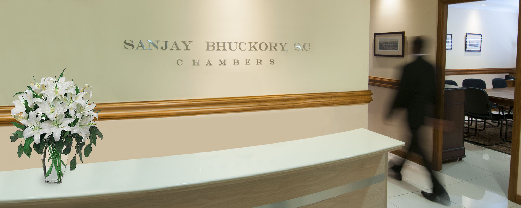 slider-home-2-sanjay-bhuckory-chambers-lawyers-mauritius-reception